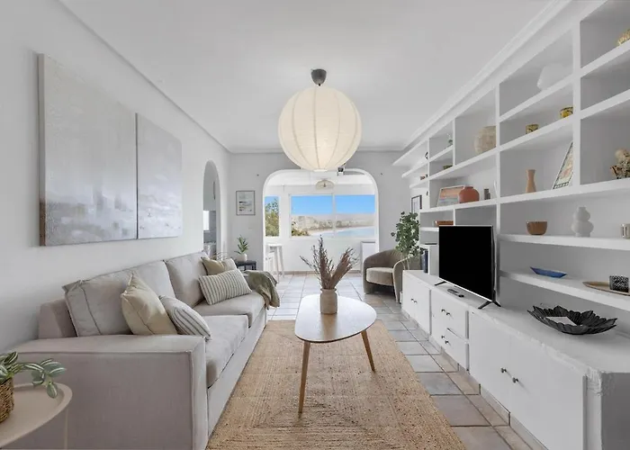 Apartment Paradise Retreat With Sea View & Ac