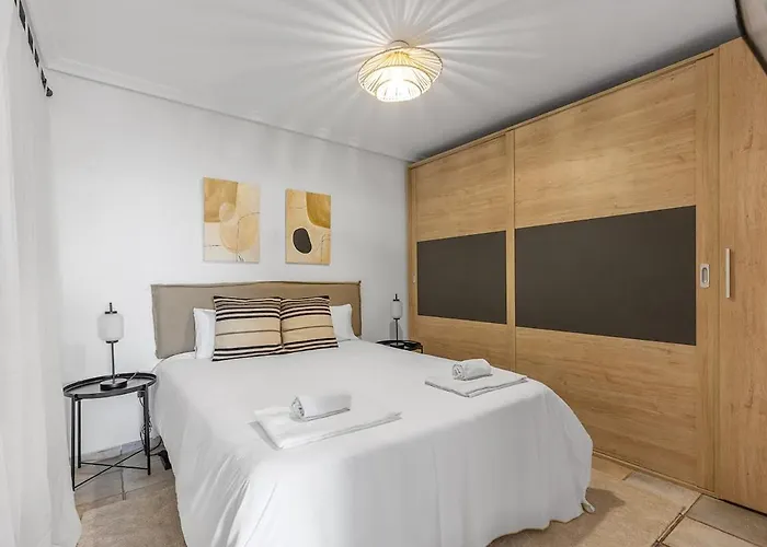 Apartment Paradise Retreat With Sea View & Ac